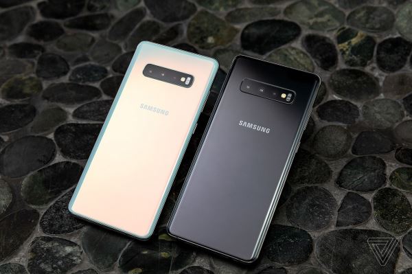 Впечатления от Samsung Galaxy S10 и S10e. Держим в руках